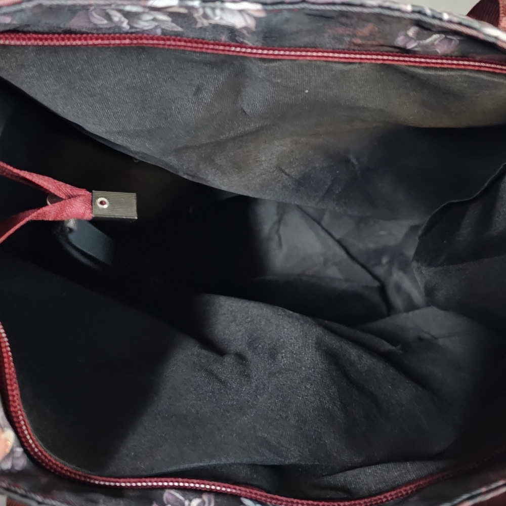 Skull Print Purse- Black and Red - Picture 5 of 6